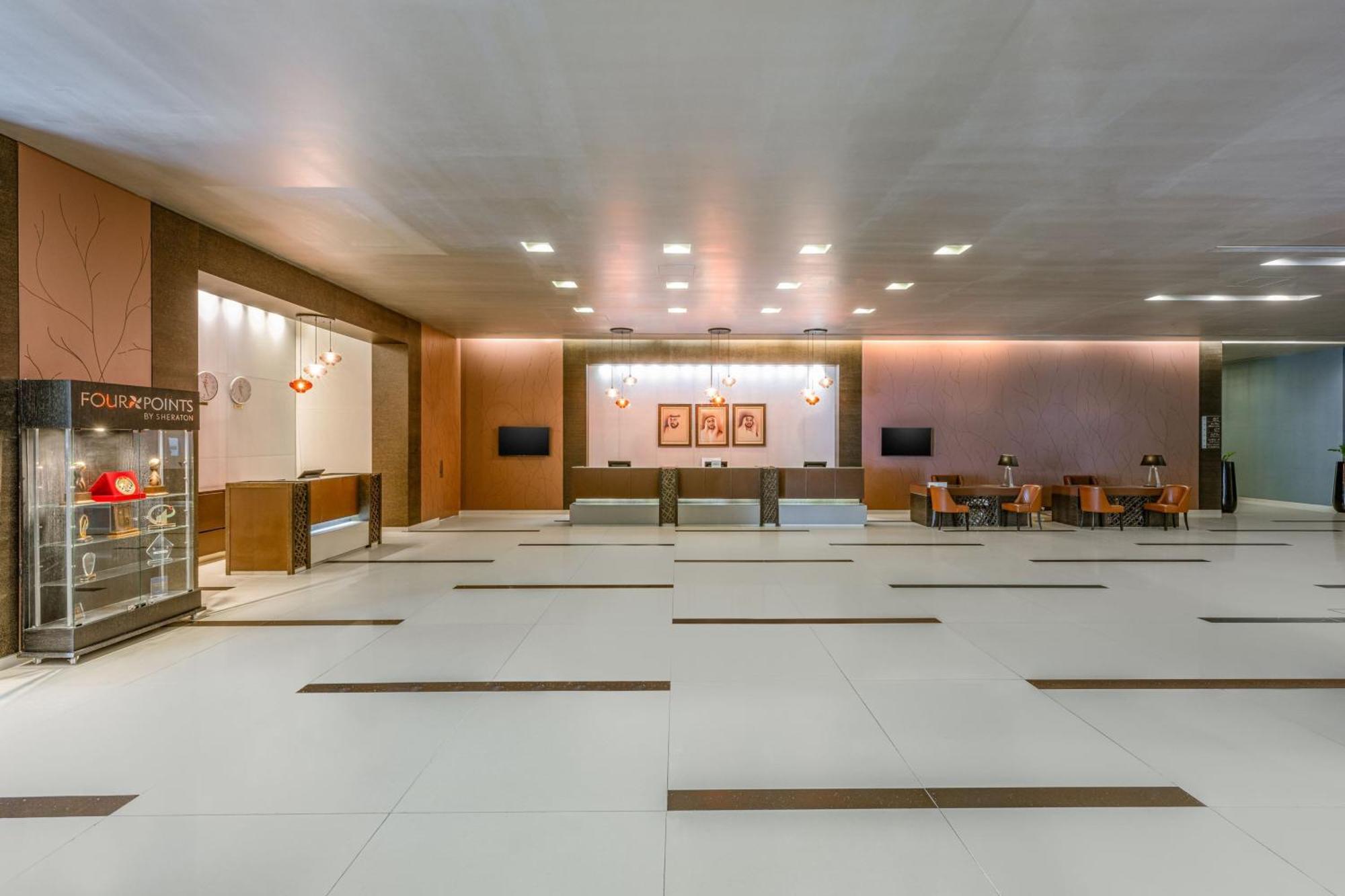 Four Points By Sheraton Al Ain Exterior photo The lobby of the hotel