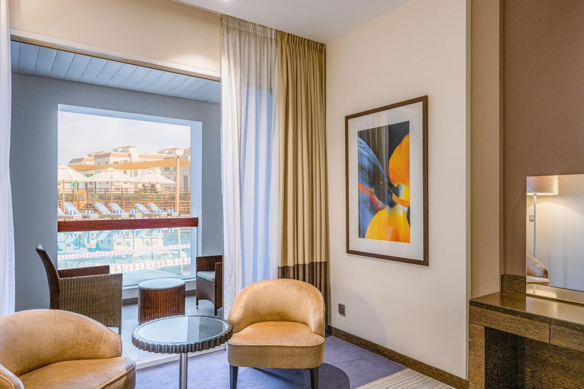 Four Points By Sheraton Al Ain Exterior photo A room at the hotel